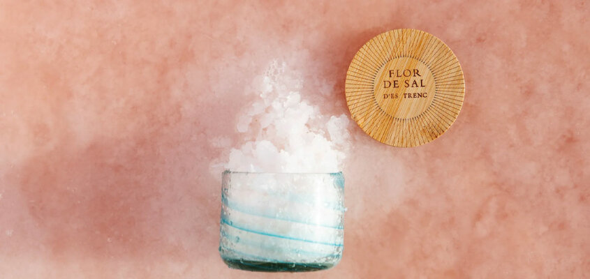 Flor de Sal von Gusto Mundial: Die Kunst der Salzgewinnung an Mallorcas Küste - Flor de Sal - Salinas d\'es Trenc - Gusto Mundial - Mallorca Salz